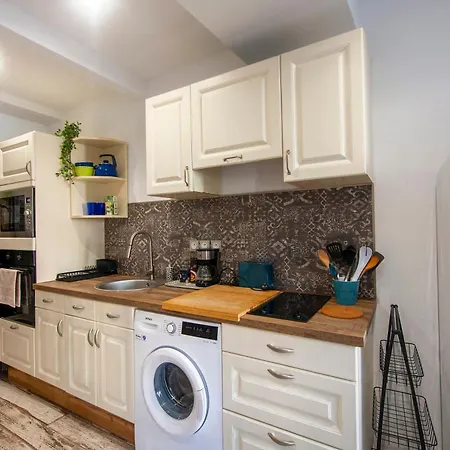 Equipe, Plein Centre Apartment *